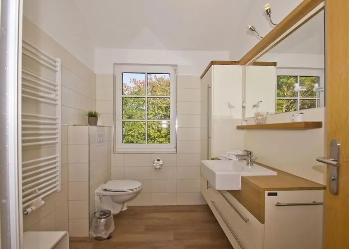 Apartment Mit Balkon, Gratis Nutzung Vom Ahoi Erlebnisbad Und Sauna In Sellin - Haus Blick Zur 14 *